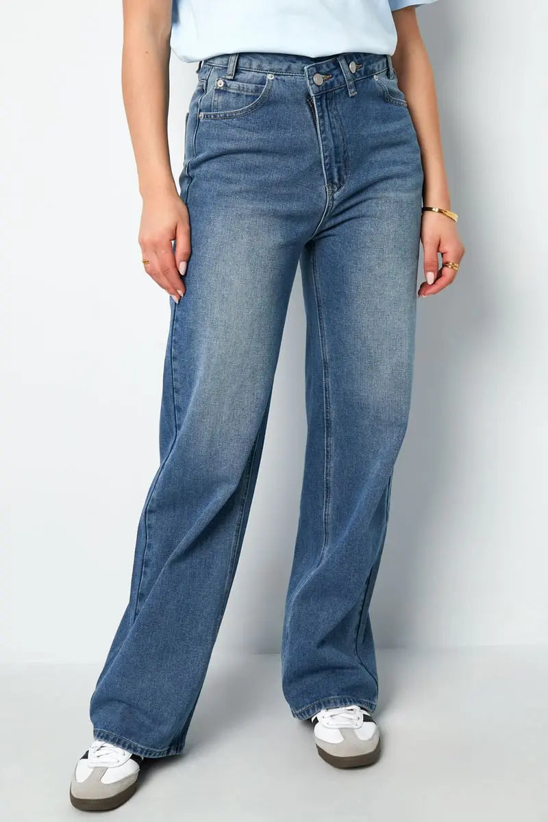 Denim jeans zip up