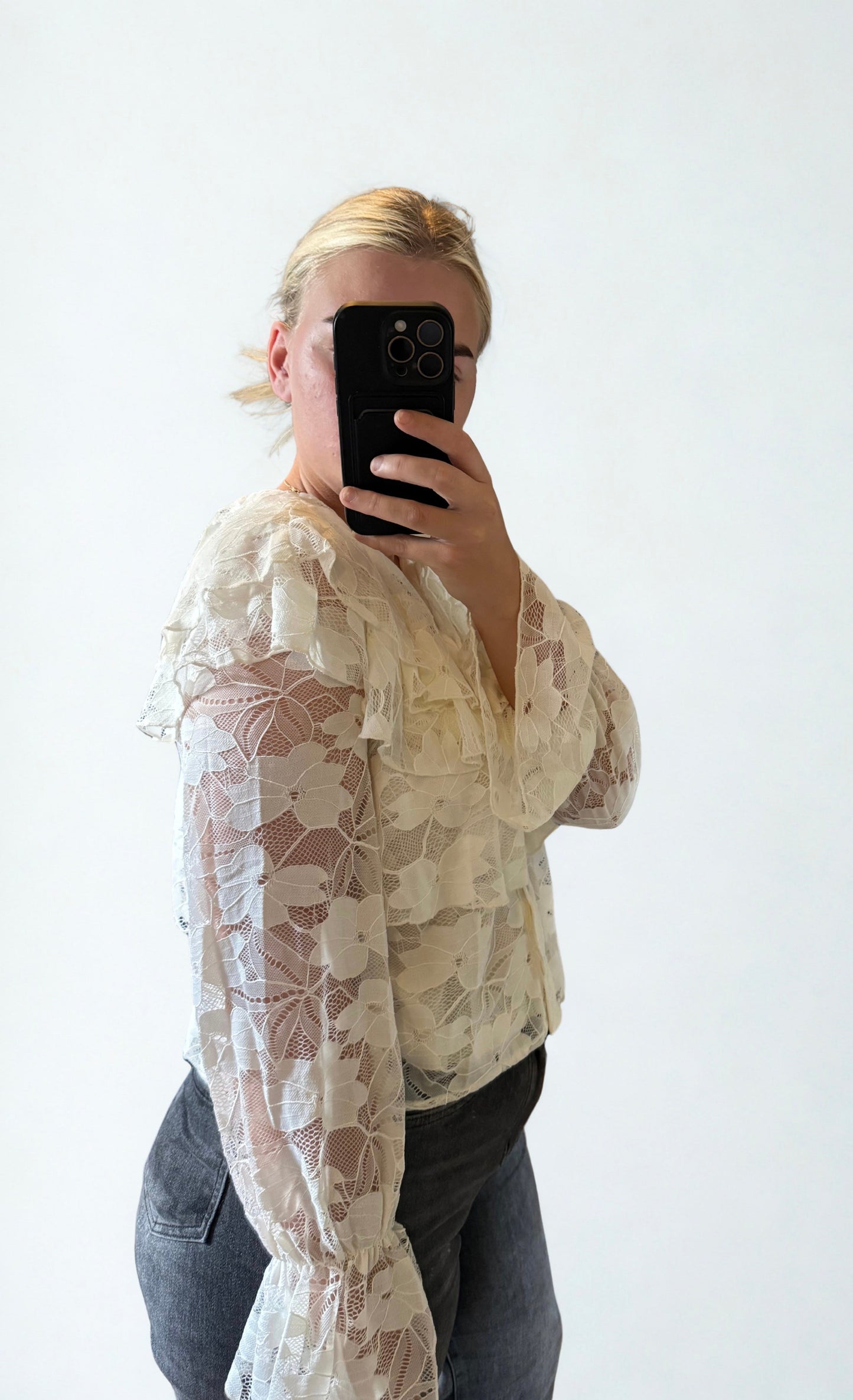 Witte kanten blouse - FashionbyDH