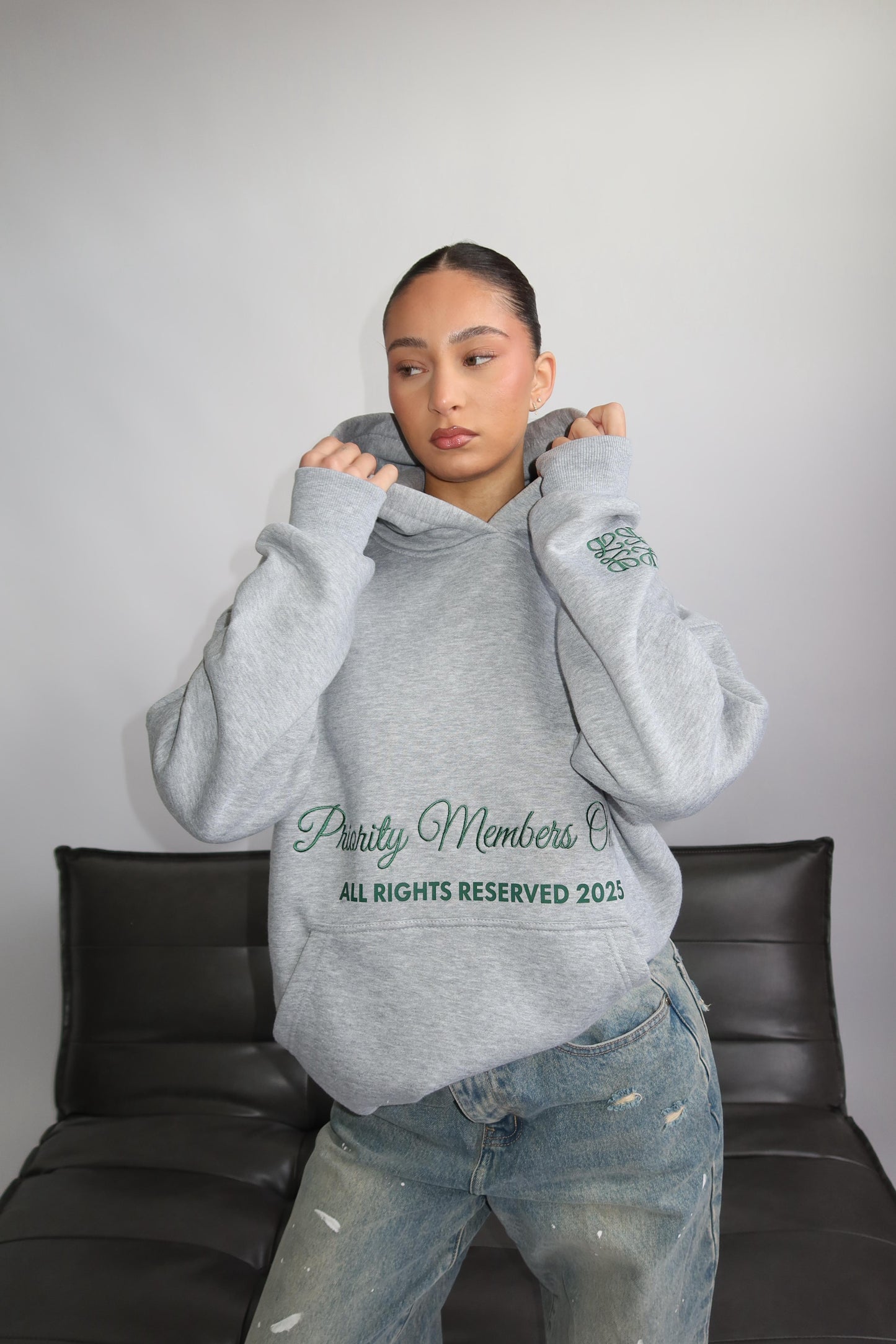 Priority hoodie grijs