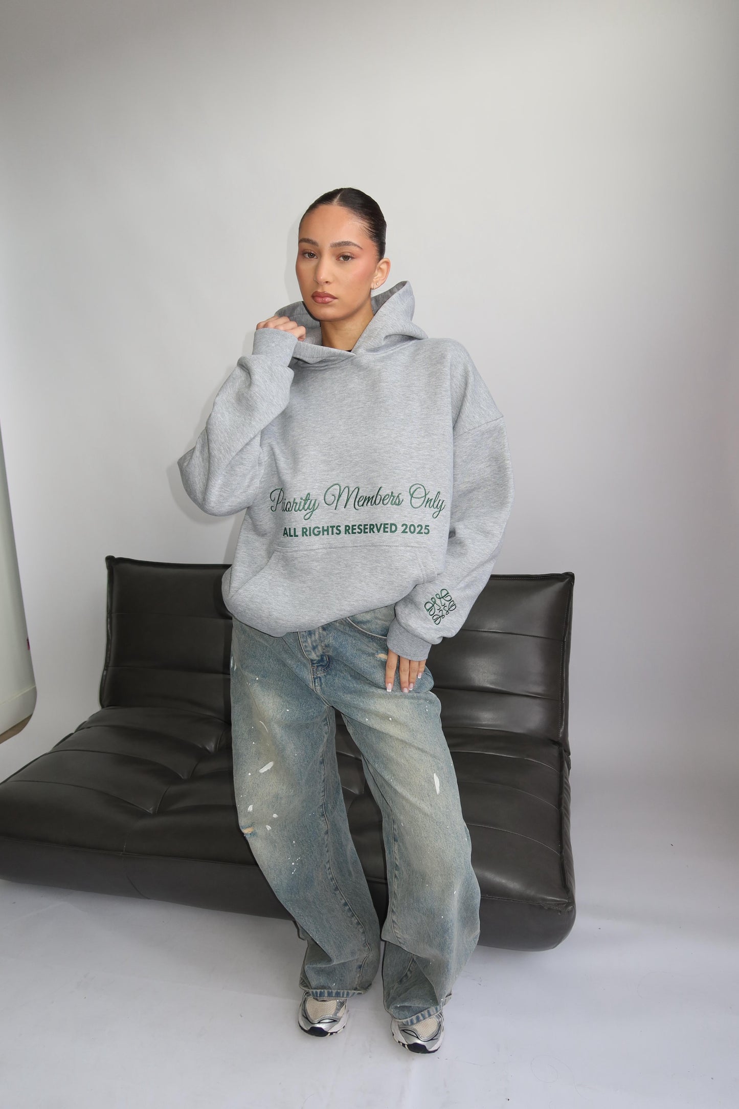 Priority hoodie grijs