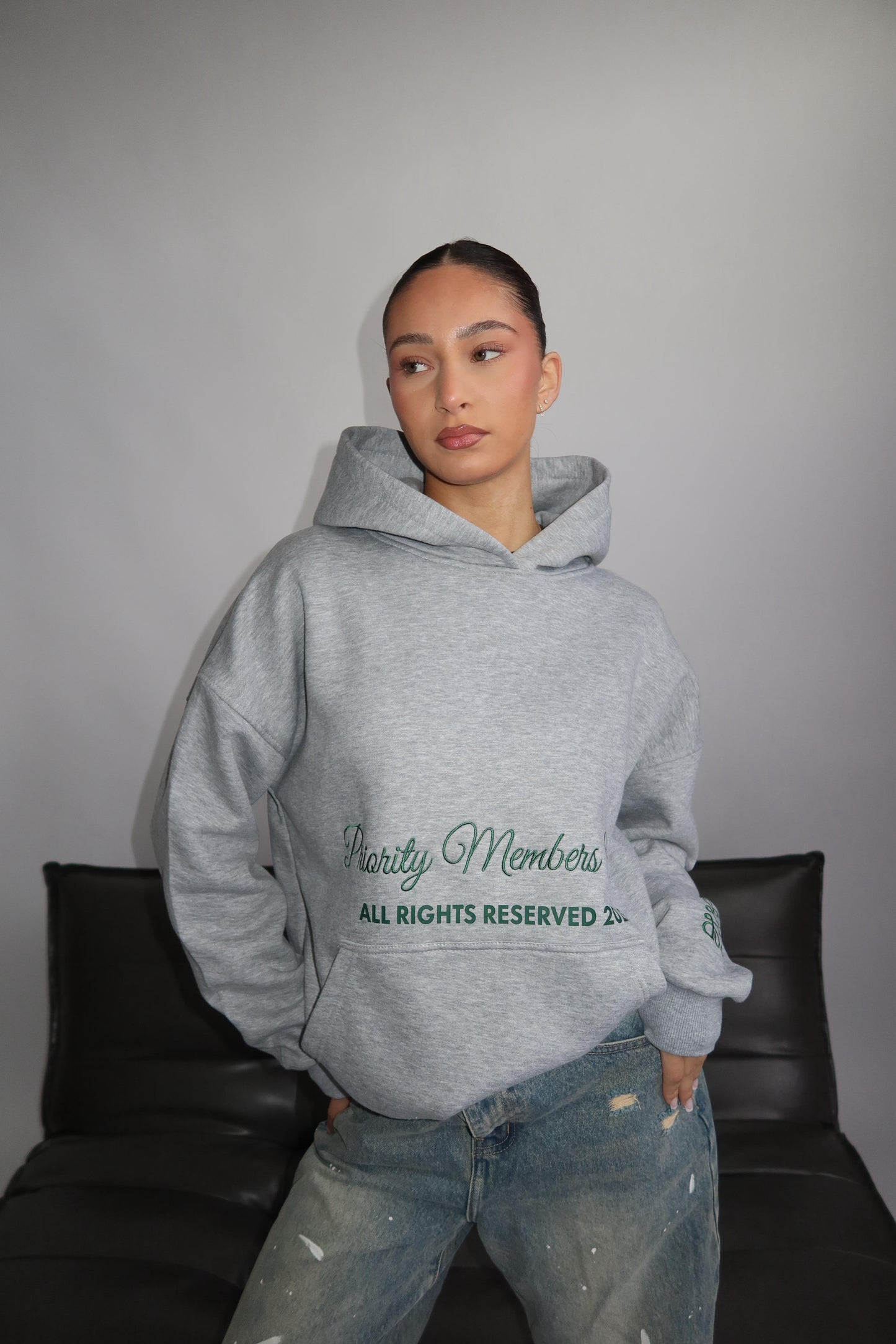 Priority hoodie grijs