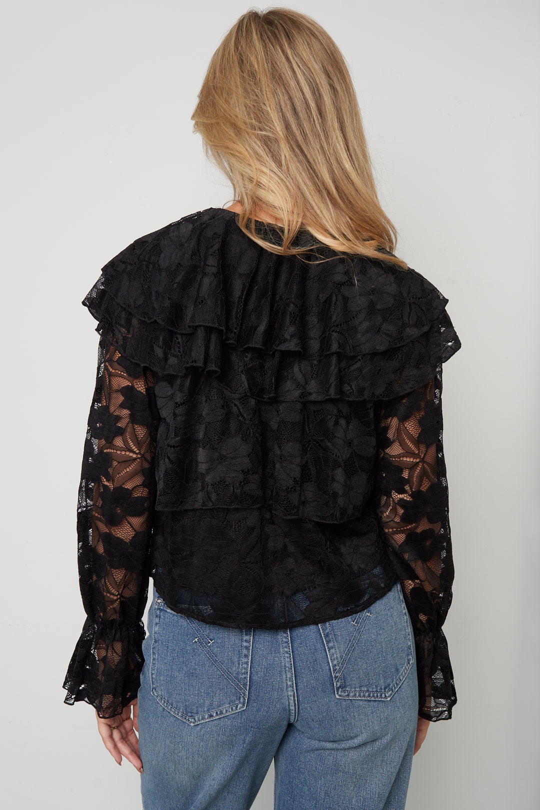 Zwarte blouse met ruffles FashionbyDH