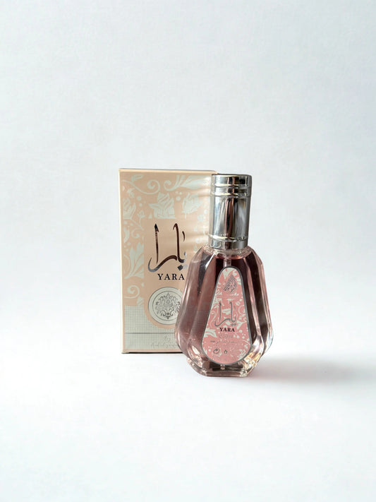Yara lattafa parfum. Yara Lattafa parfumfles – luxe, roze flacon met gouden details, bekend om de zoete en fruitige geur.